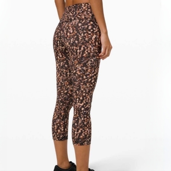 Lululemon Wunder Train High Rise Crop 21” leggings 2 - Picture 2 of 10